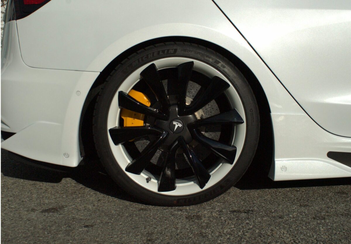 Unplugged Performance - Model 3/Y Carbon Ceramic Big Rear Brake Kit - takajarrusarja