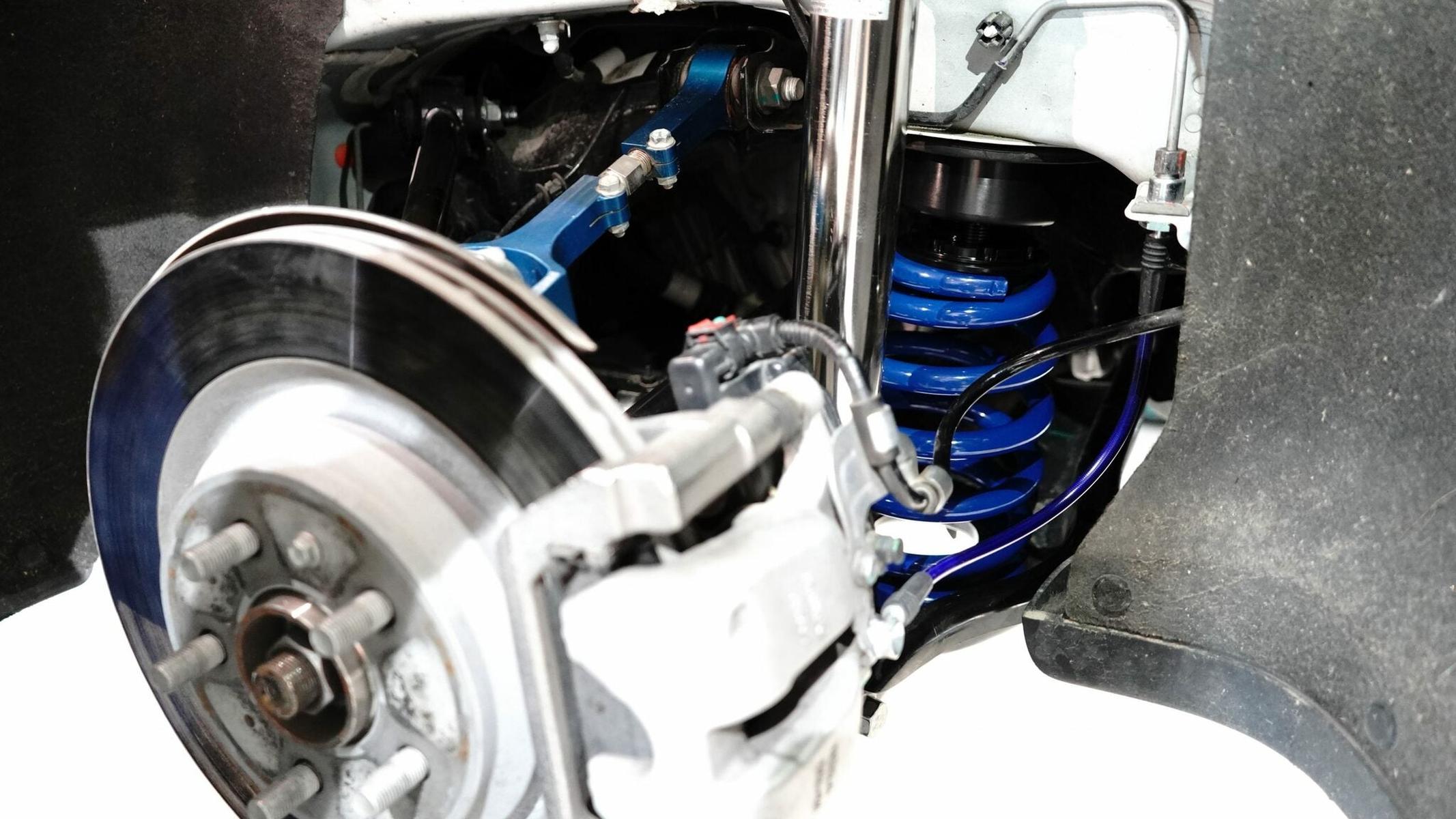 Mountain Pass Performance - Model 3/Y bromsledningar