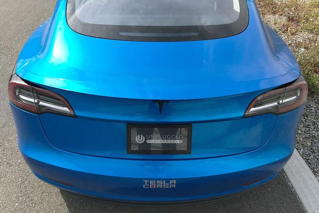 Unplugged Performance - aerodynamisk spoiler til Model 3
