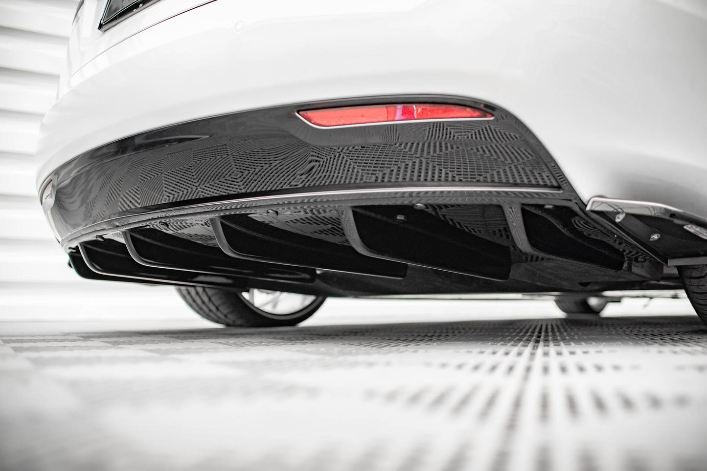 Maxton Design - Model S rear diffuser