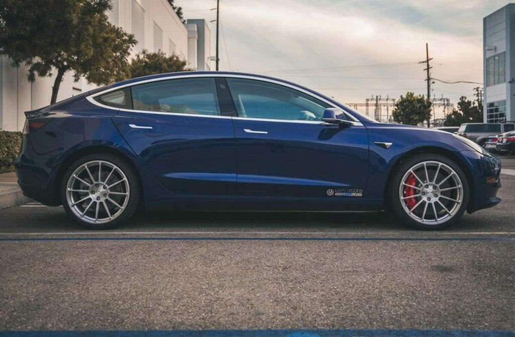 Superlight Carbon Ceramic Unplugged Performance Model 3